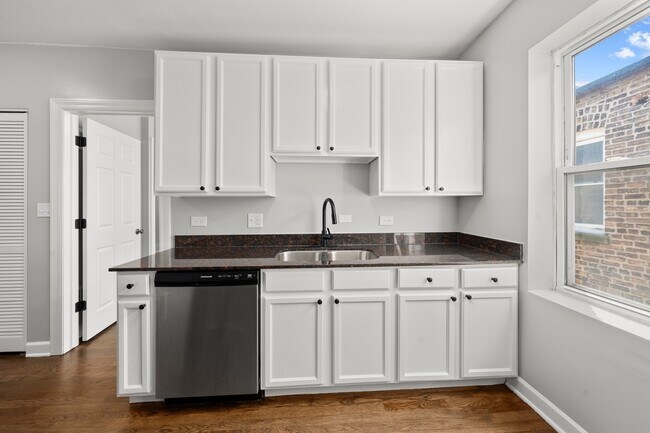 Foto del edificio - 4604 N Monticello Ave