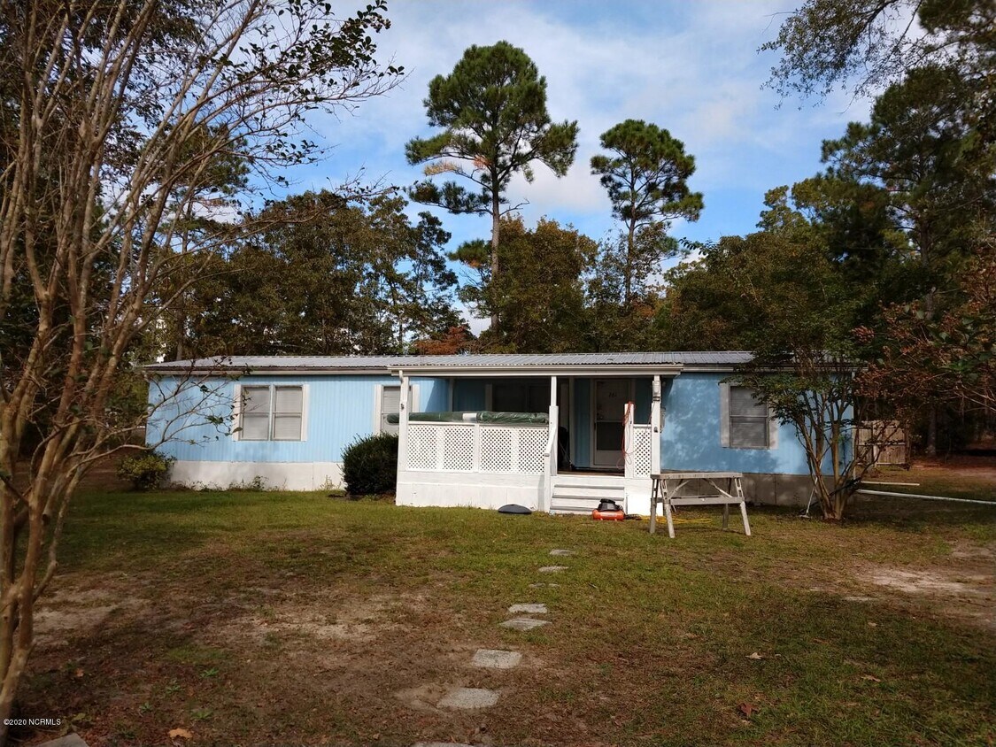 Primary Photo - 261 River Oaks Dr
