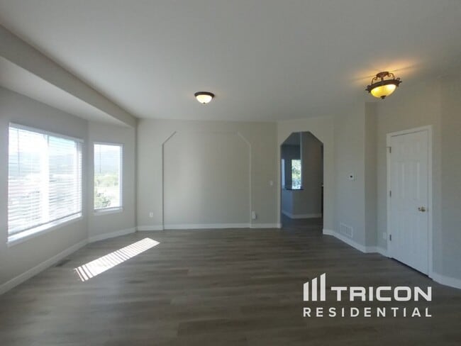 Building Photo - 850 Merrimac River Way