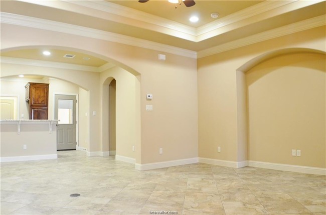 Building Photo - 1486 Buena Vista Dr