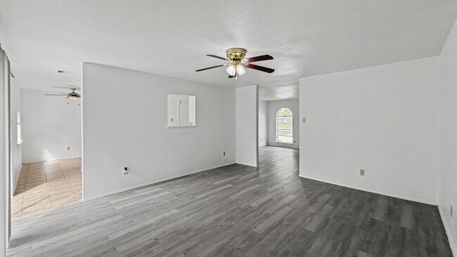 Foto del edificio - Charming Single-Story Home Near Parks and Recreation in Cedar Hill