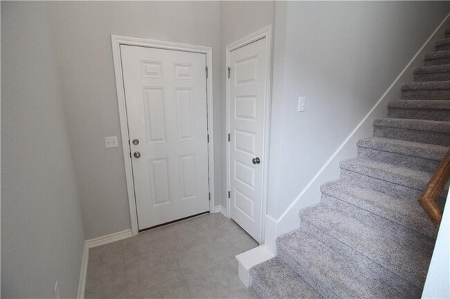 Building Photo - 1320 Ambler Dr