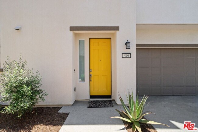 Building Photo - 549 Daniel Freeman Cir
