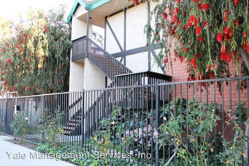 Primary Photo - 17816-17820 Merridy St