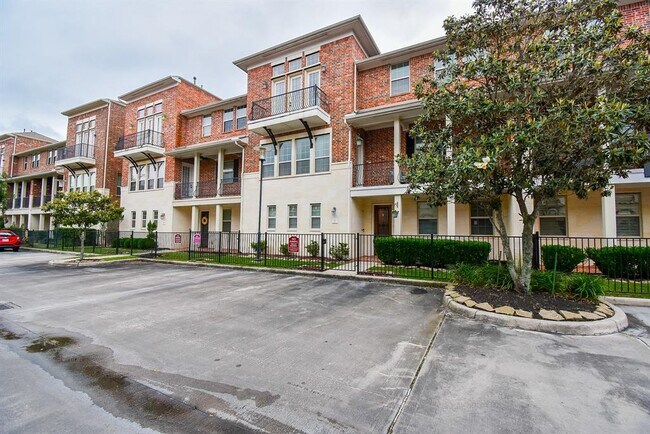 Building Photo - 1715 Dominica Dr
