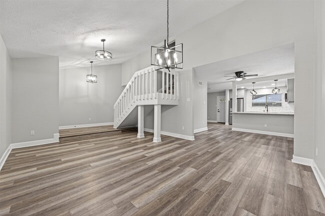 Building Photo - 16222 Cypress Point Dr