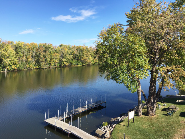 Fishing Dock - Grenadier Village