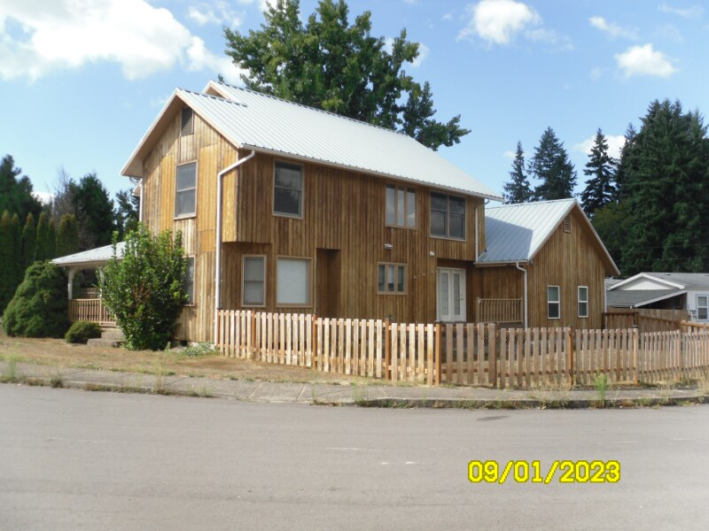 Primary Photo - 1012 NW 106th Cir