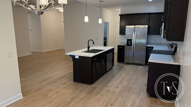 Building Photo - RATE DROP ALERT (was $2600/month) and MOVE IN SPECIAL: $1000 OFF 1ST MONTH'S RENT!**