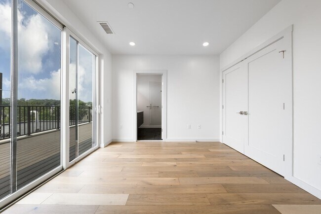 Foto del edificio - 97 Elmwood St