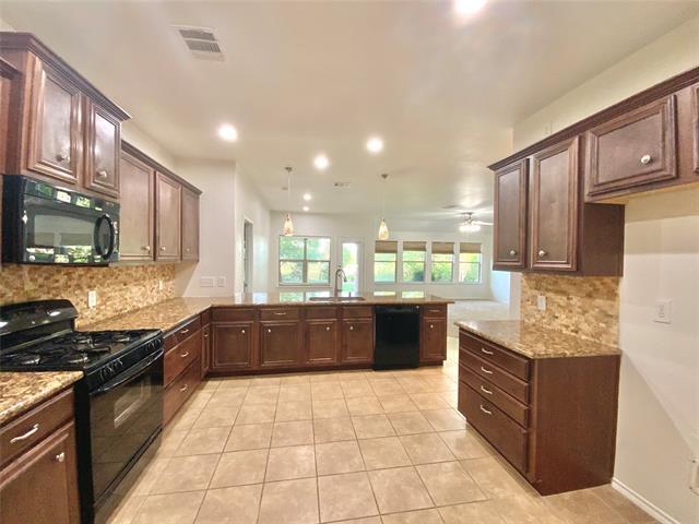 Building Photo - 829 Golden Bear Ln
