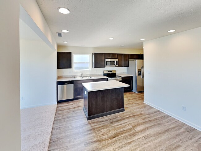 Foto del edificio - 2835 Strauss Ln