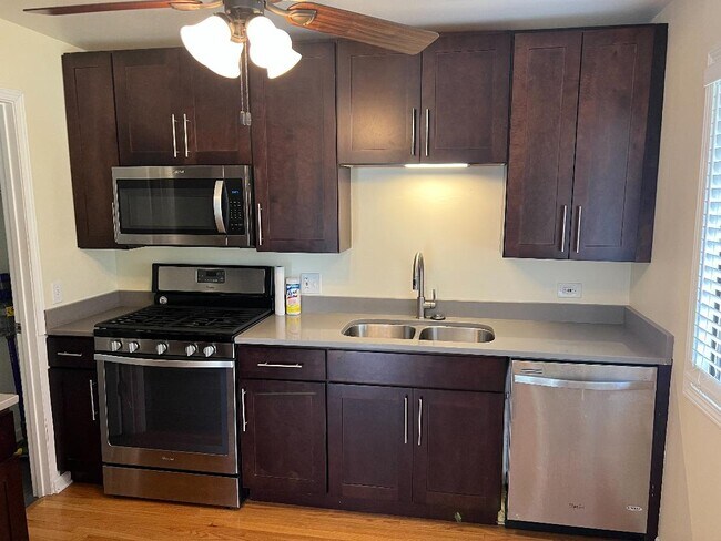 Building Photo - 754 Whitesail Dr