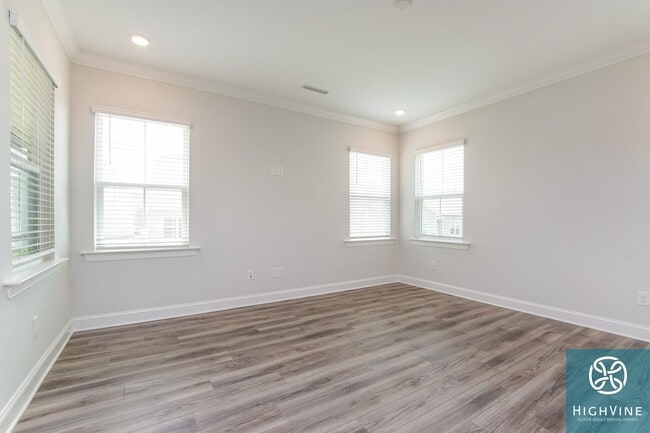 Building Photo - 113 Canary Ct