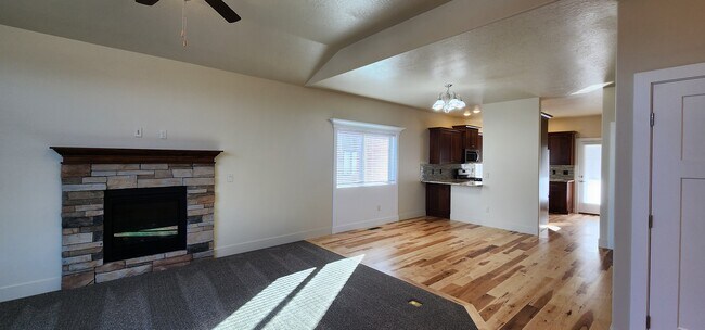 Foto del edificio - 2397 E Hidden Crk St