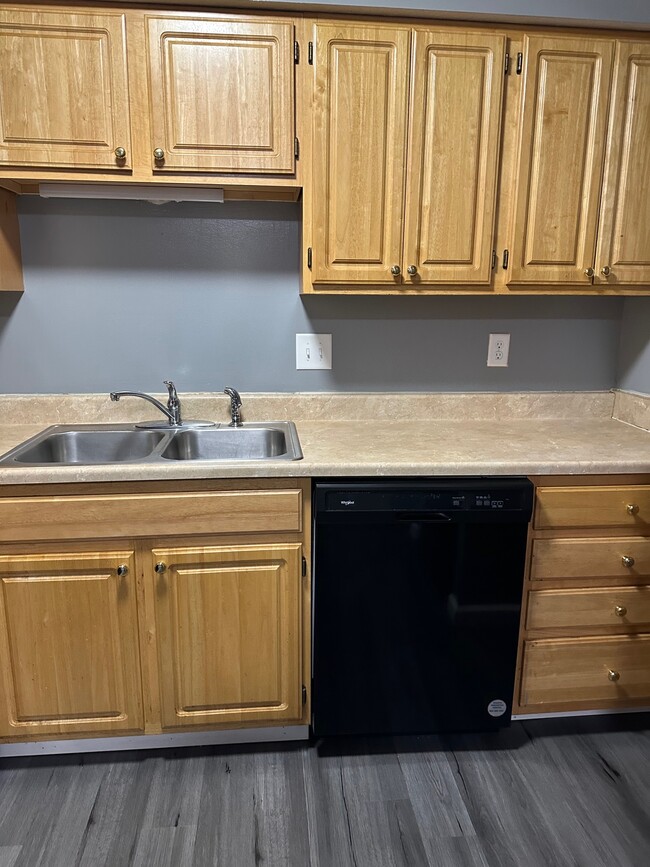 Building Photo - 3593 Scarberry Dr