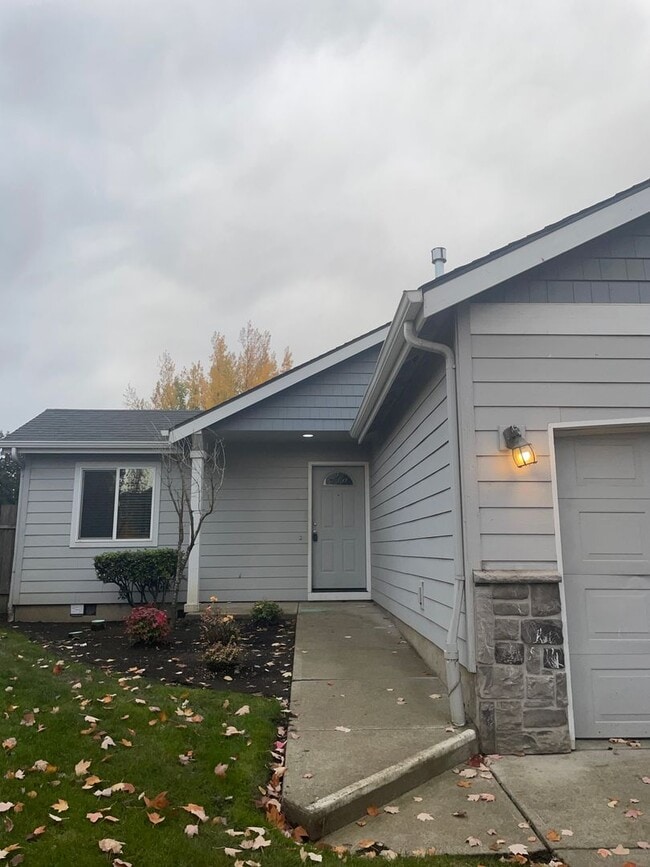 Building Photo - 3536-3538 Fisher Ct NE