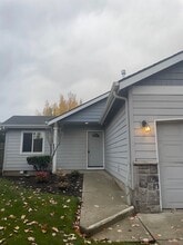 Building Photo - 3536-3538 Fisher Ct NE