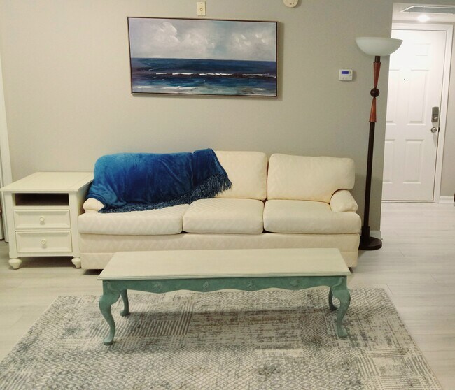 Sala de estar - 821 Montrose Dr