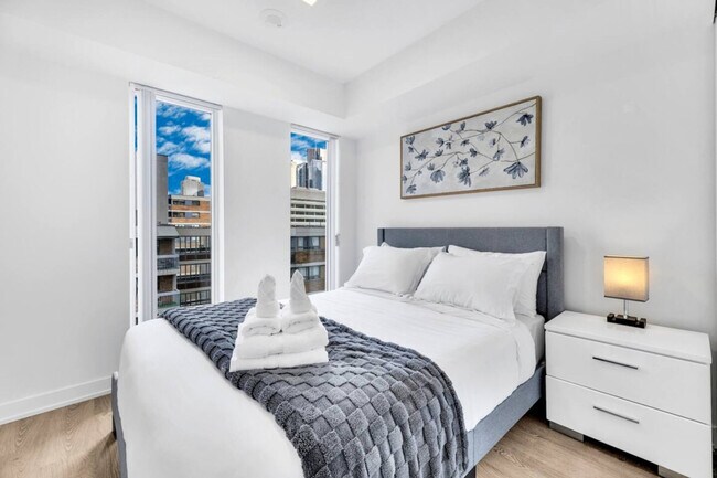 Building Photo - 50 McCaul St