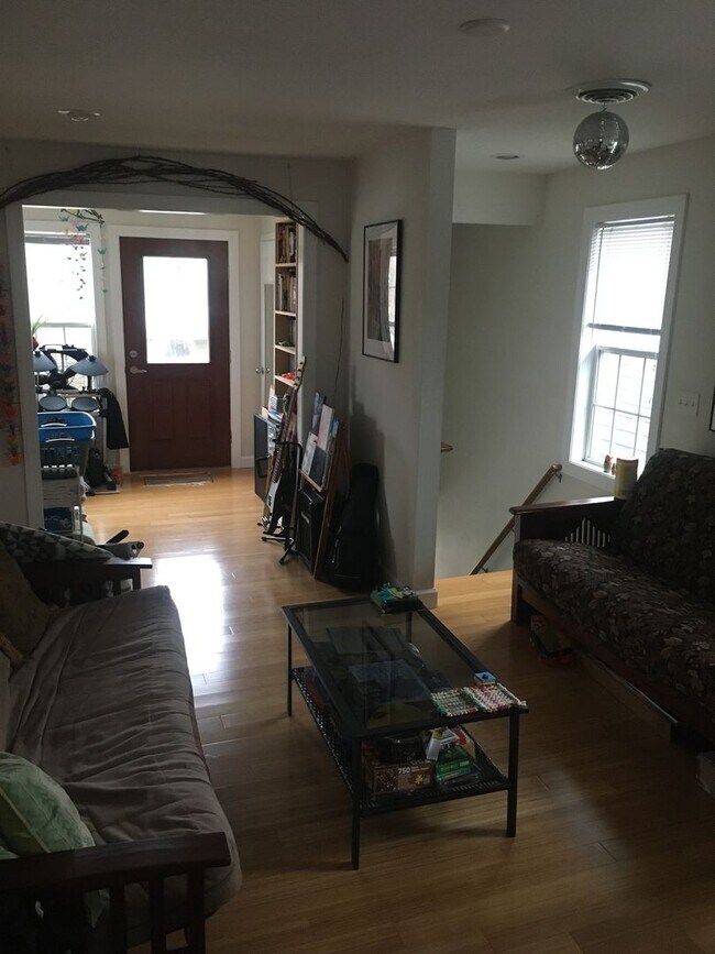Foto del edificio - 205-207 N. Ingersoll Street