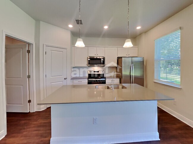 Building Photo - 27226 St Andrews Avenue
