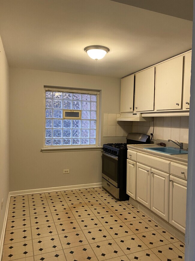 Foto del edificio - 4829 W 31st St