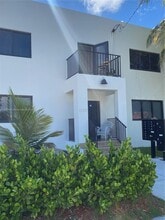 Building Photo - 1101 SW 12th Ct