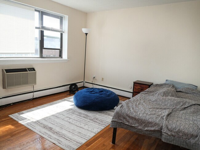 Foto del edificio - 1039 Commonwealth Ave