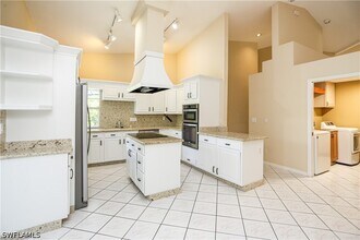 Building Photo - 1040 Moon Lake Dr