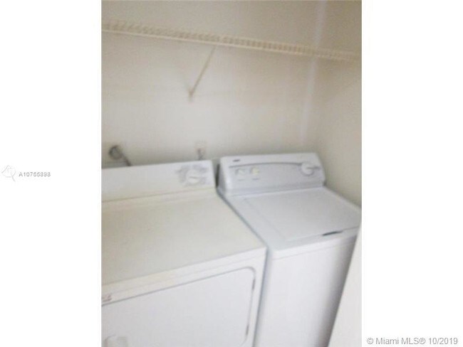 Foto del edificio - 4241 W McNab Rd