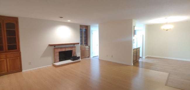 Building Photo - 6540 Delmonico Dr