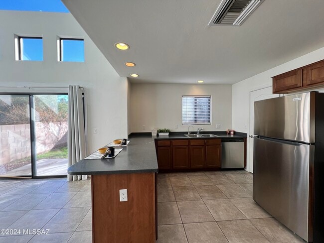 Foto del edificio - 4166 N Fortune Loop