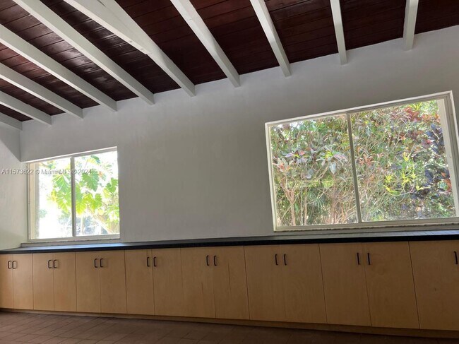 Building Photo - 7860 SW 124th St