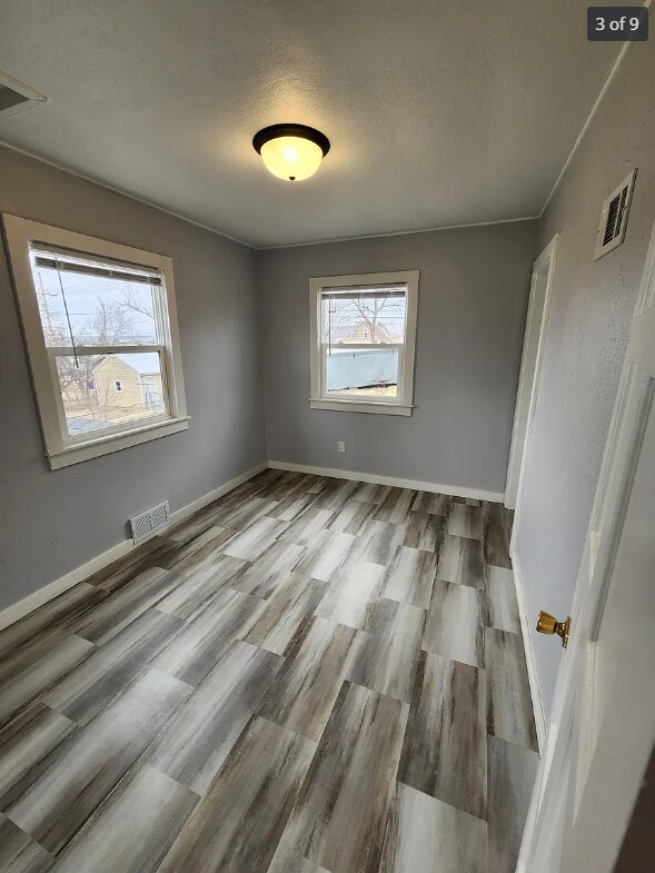 bedroom - 298 22nd Ave SW