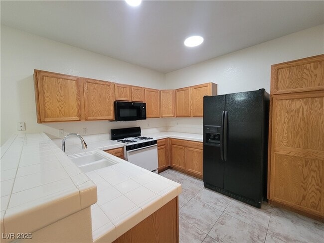Building Photo - 2053 Jade Creek St