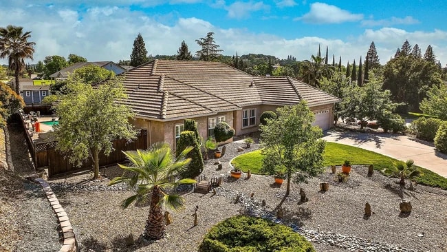 Foto del edificio - 689 Saint Andrews Rd