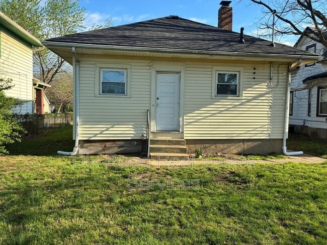 Building Photo - 1220 Calumet Ave