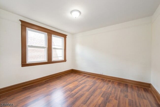 Foto del edificio - 184 Hollywood Ave