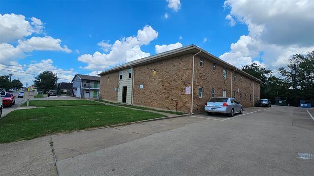 Foto principal - 2420 Louise St