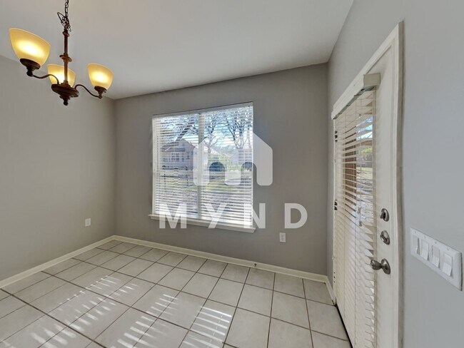 Foto del edificio - 288 Whispering Wind Dr