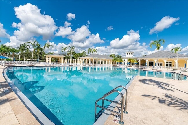 Foto del edificio - 367 NE 35th Ave