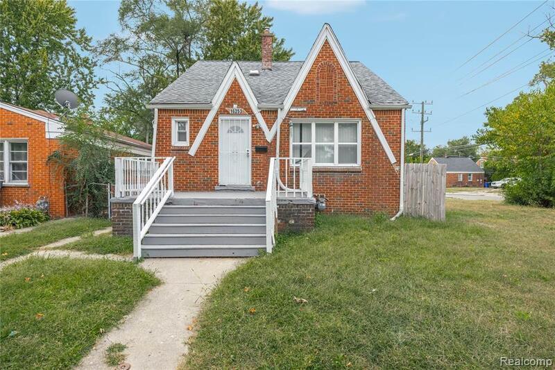 Foto principal - 16253 Strathmoor St