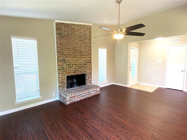 Foto del edificio - 2704 Winding Creek Dr