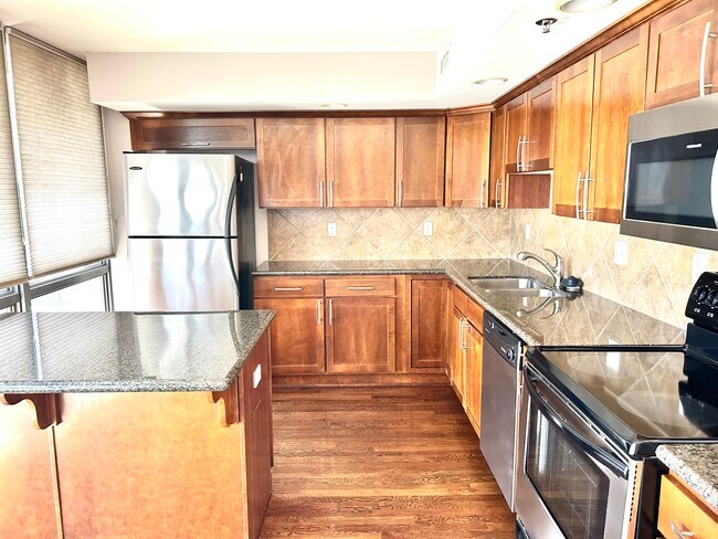 Foto del edificio - 600 Admiral Blvd