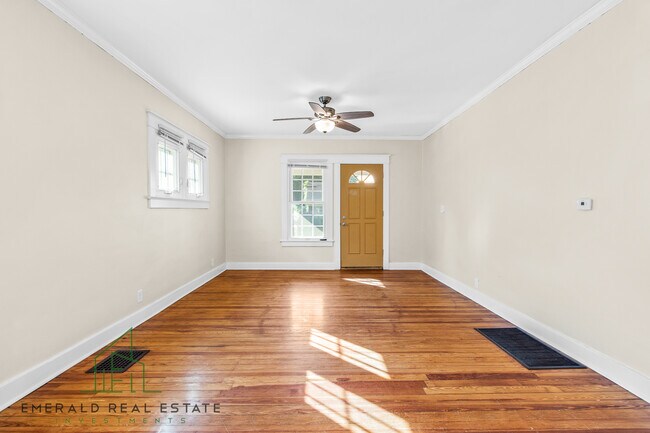 Building Photo - 837 Parkway Dr