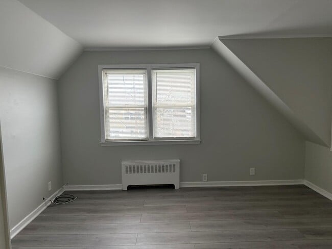 Building Photo - 136-17 62nd Ave