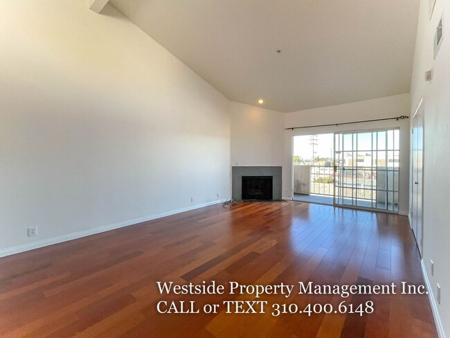 Foto del edificio - Mar Vista Upper 3Bd/2.5BA Multi-Level Condo