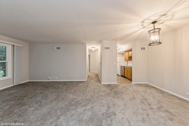 Building Photo - 560 Shorely Dr