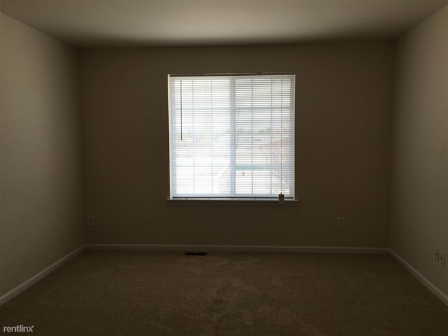 Building Photo - 2 br, 2.5 bath Condo - 35343 Forest St